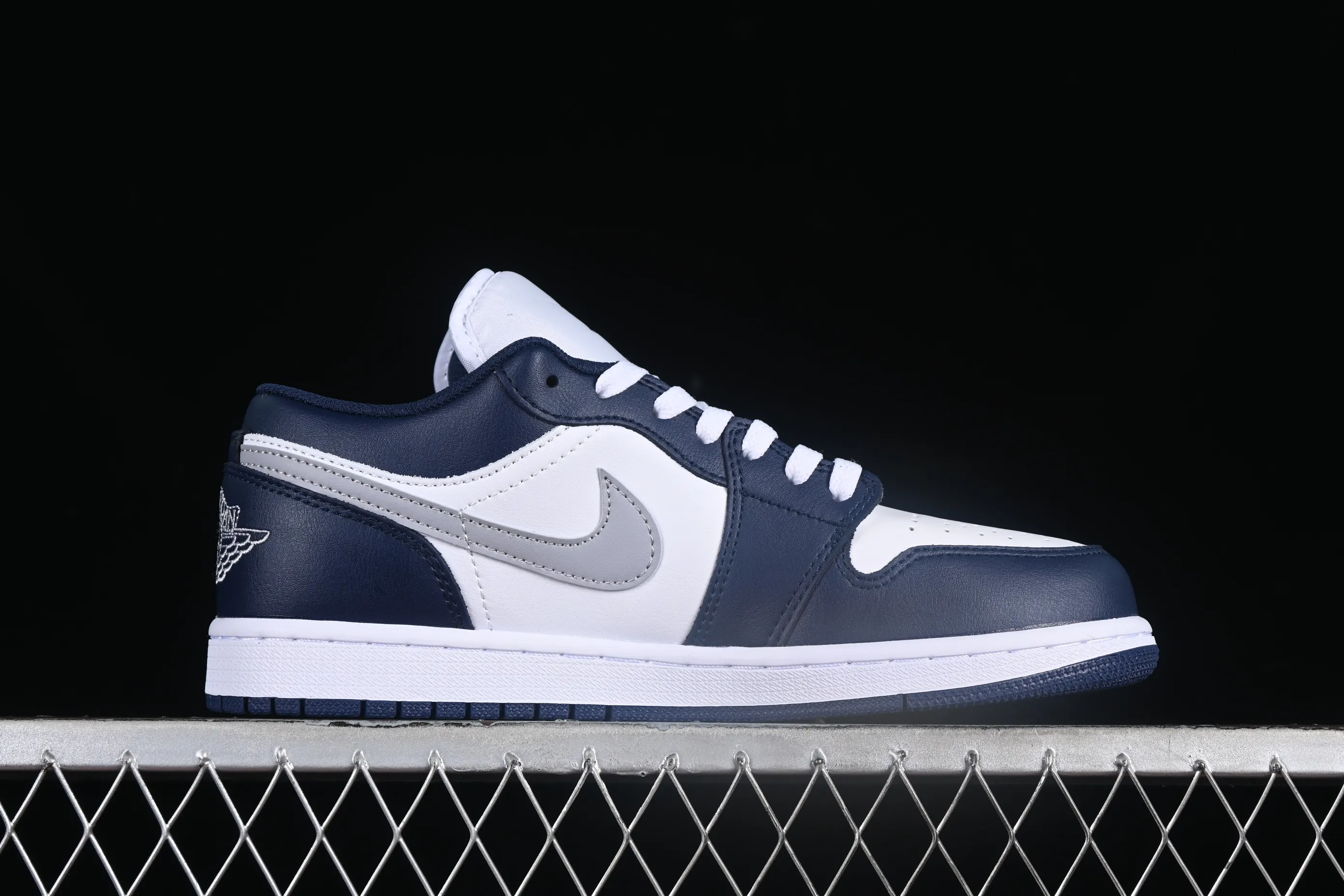 All categories Air Jordan Jordan series basketball shoes Air Jordan 1 Low Z version Air Jordan 1 Low AJ1 Joe 1 white blue gray low-top cultural basketball shoes 553558-141